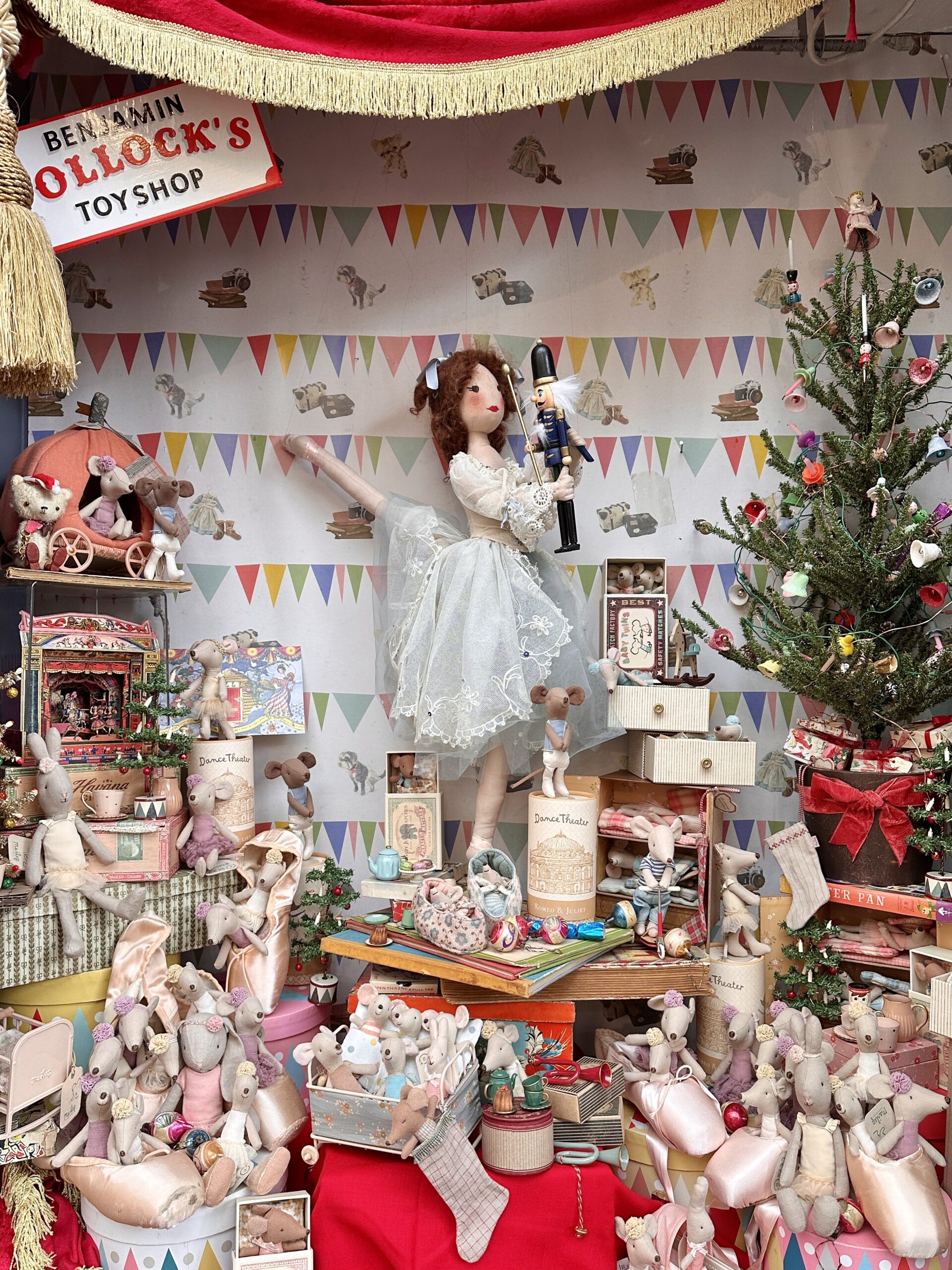 The Nutcracker_DollyTreasuresWindow_BenjaminPollocksToyshop