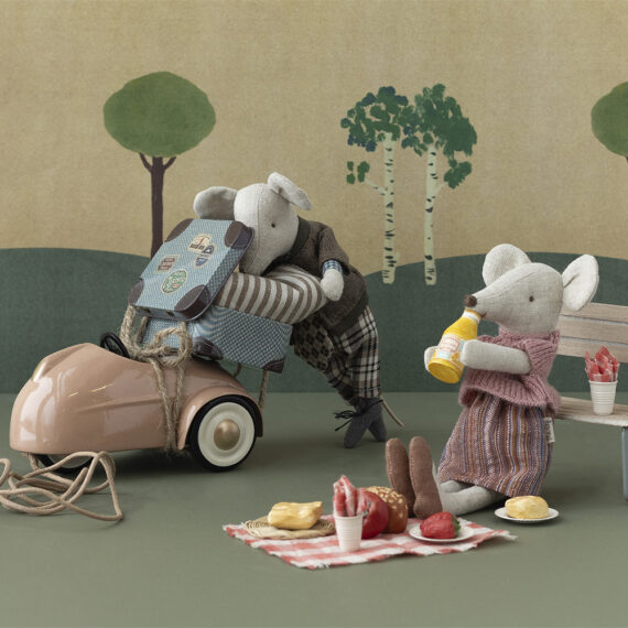 Maileg Mouse Picnic Set Playscene at Benjamin Pollock's Toyshop