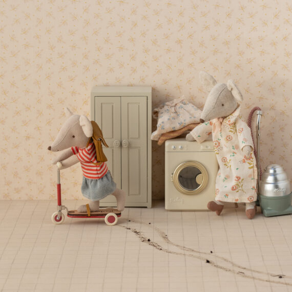 Sister Mouse rides kick board - Maileg with Mum mouse and washing machine