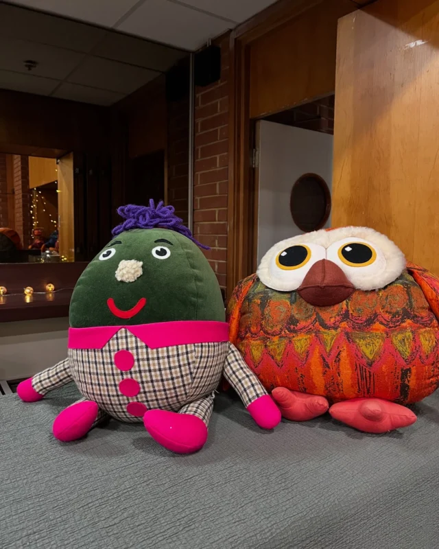 Some of you of a certain age might recognize the toy on the left as ‘Humpty’ from the much loved British TV programme for children ‘Play School’ (1964-1988). What I didn’t know was that Humpty was part of a collection designed by Kristen Baybars for Heals called ‘Ostrobogulous’ using their fabrics and became their toy buyer before opening her eponymous Toy Shop in North London.

Charlotte Stokoe and David Ward have made a fascinating short film ‘Pathway of Crumbs’ documenting the toyshop life of Kristen Baybars who died in 2021. At the showing of the film @kensingtondollshouse The Ostrobogulous guarded the canapés and a toast was made to Kristen. 

We also caught a quick glimpse of the brilliant entrants into The Perfection in Miniature Awards, this year the competition was open to young miniaturists.

You can still buy vintage dolls house pieces from the original Kristen Baybars collection from @nomdeplumedesign 
David Ward has a FB page dedicated to the Ostrobogulous and some toy collections from the original shop can be found in the #vintageemporium @benjamin_pollocks_toyshop 
.
.
.
.
.
.
.
#playschool #humpty #kristenbaybars #ostrobogulous #heals #miniatures #dollshouses #miniaturist #toyshop #benjaminpollockstoyshop